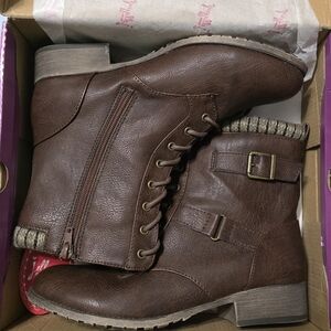 Jellypop Women's Brown Dalen Combat Boots Sweater Cuff Buckle Detail Women SZ 9